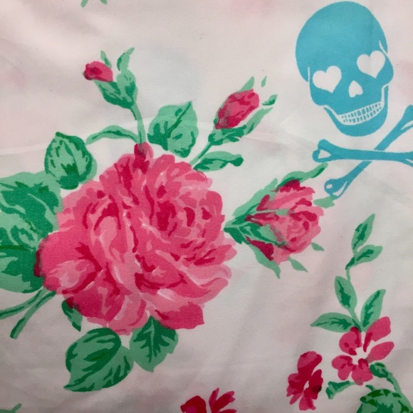 Betsey Johnson Flower Dandy Skull Shower Curtain - Picture 4 of 6